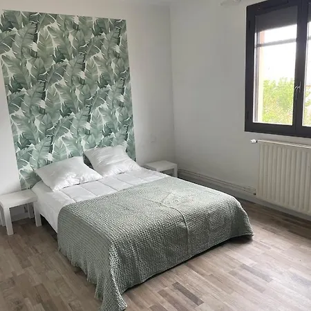 Jolie Maison Avec Piscine *