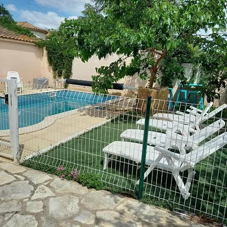 Jolie Maison Avec Piscine