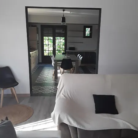 Jolie Maison Avec Piscine