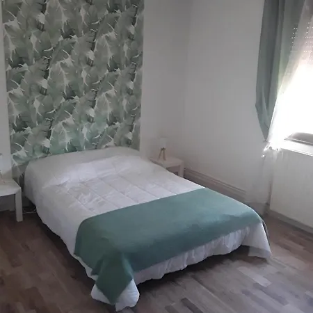 Jolie Maison Avec Piscine *